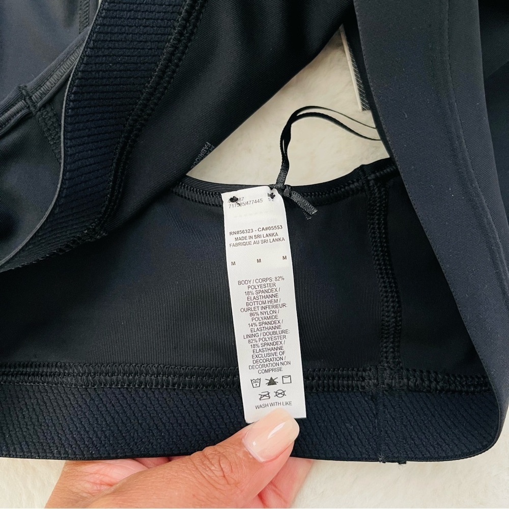 Nike Women’s Sports Bra/ Spandex Shorts Set - Picture 8 of 12